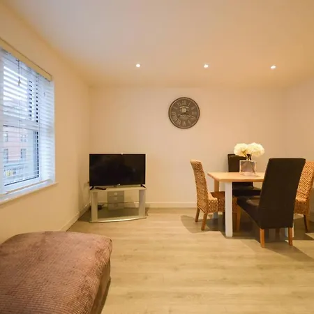 Spacious 2 Bed Flat With Parking In Bedminster 公寓 布里斯托